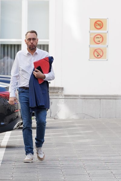 Vice-prime minister and Minister of Foreign Affairs Maxime Prevot arrives for a meeting of the Federal Government on the budget for 2027, Sunday 4 October 2026 in Brussels