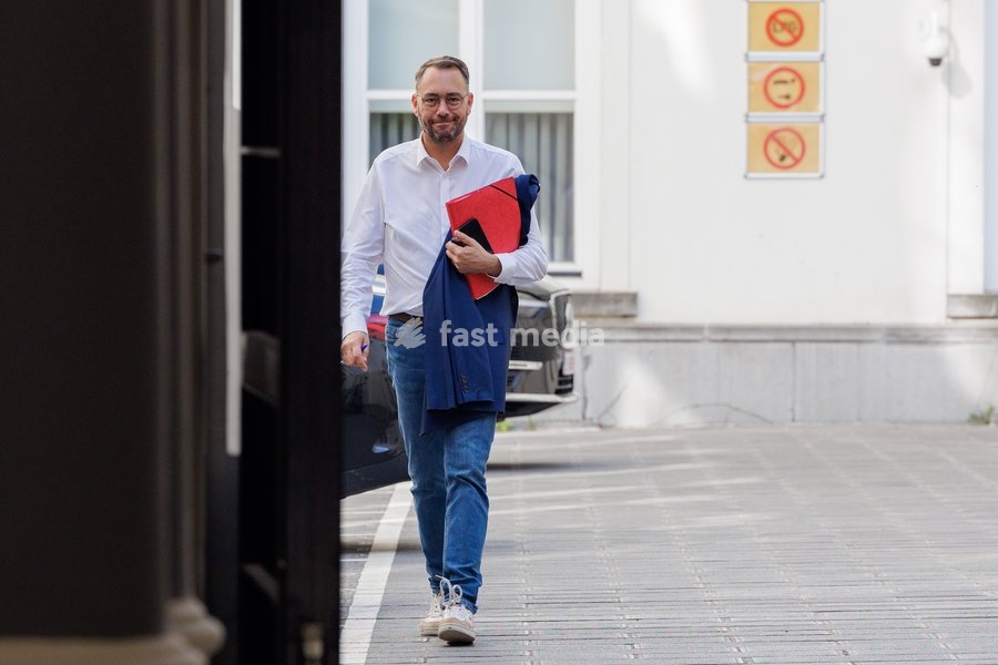 Vice-prime minister and Minister of Foreign Affairs Maxime Prevot arrives for a meeting of the Federal Government on the budget for 2027, Sunday 4 October 2026 in Brussels