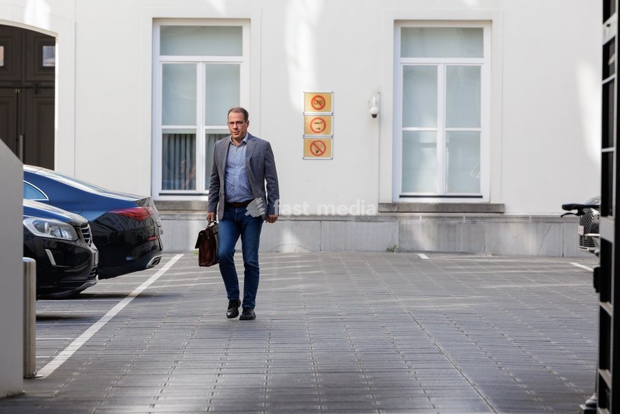 Vice-prime Minister and minister of Economy and Work David Clarinval arrives for a meeting of the Federal Government on the budget for 2027, Sunday 4 October 2026 in Brussels