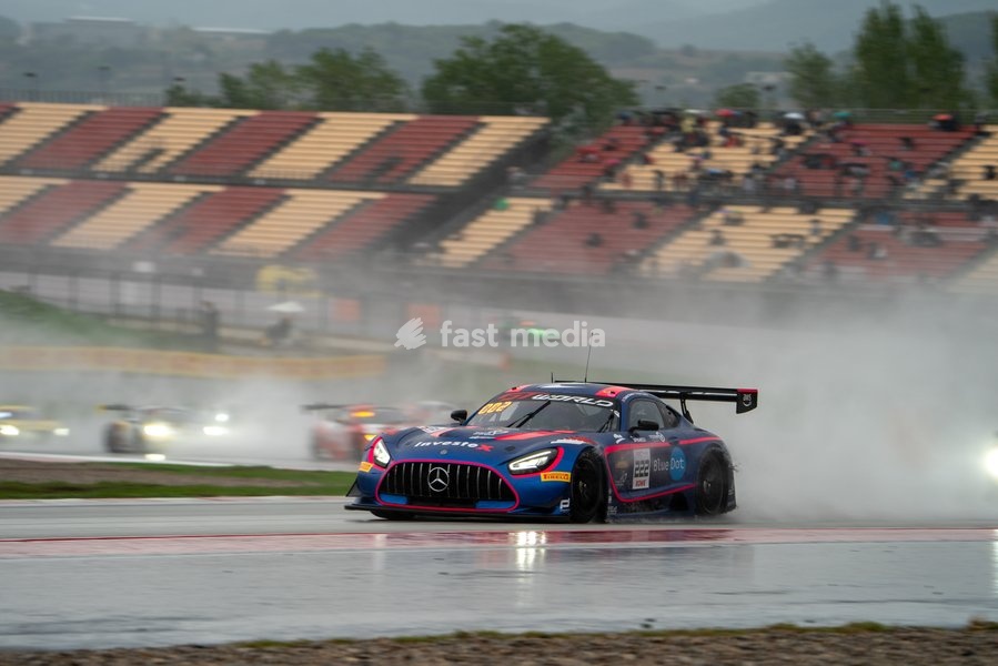 GT World Challenge Europe Sprint Cup 2026, Barcelona, Spain - Race Saturday, Circuit de Barcelona - Catalunya - Race Start #222 Kiern JEWISS (GBR) - Charles DAWSON (GBR) - 2Seas Motorsport