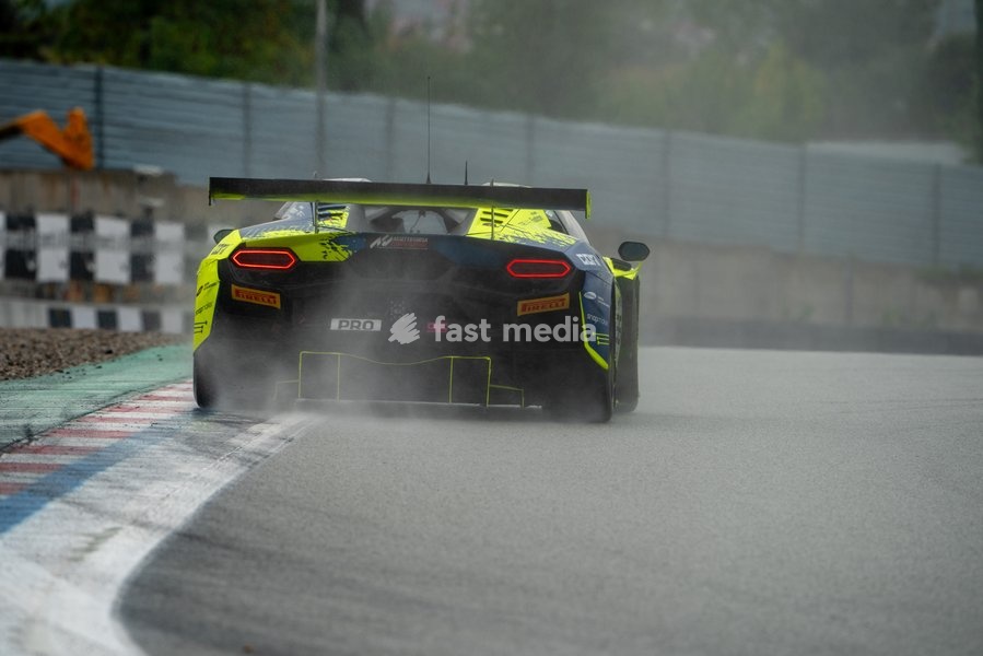 GT World Challenge Europe Sprint Cup 2026, Barcelona, Spain - Race Saturday, Circuit de Barcelona - Catalunya - #96 Patric NIEDERHAUSER (SWI) - Luca ENGSTLER (GER) - Rutronik Racing