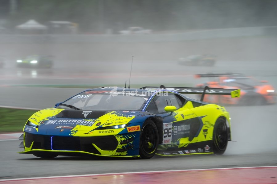 GT World Challenge Europe Sprint Cup 2026, Barcelona, Spain - Race Saturday, Circuit de Barcelona - Catalunya - #96 Patric NIEDERHAUSER (SWI) - Luca ENGSTLER (GER) - Rutronik Racing