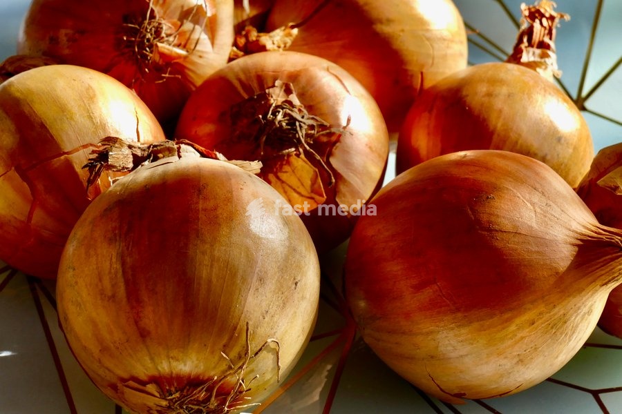 Onions. The UK onion harvest for 2026 was severely affected by drought and extreme heat, described by the British Onion Producers' Association as its "most challenging season ever”. Crops finished up to a month early as extreme heat (over 28°C) caused plants to shut down. Irrigation failed to save…