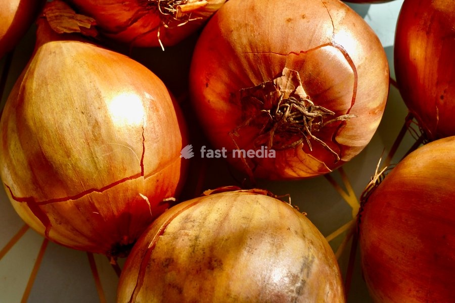 Onions. The UK onion harvest for 2026 was severely affected by drought and extreme heat, described by the British Onion Producers' Association as its "most challenging season ever”. Crops finished up to a month early as extreme heat (over 28°C) caused plants to shut down. Irrigation failed to save…