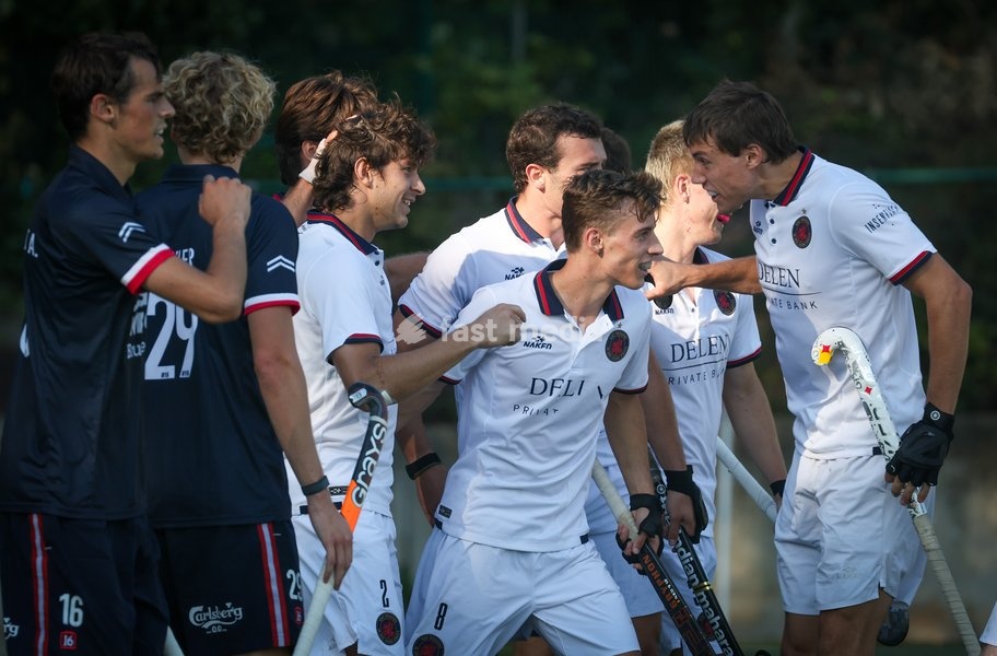 Dragons' players celebrate after scoring during a hockey game between Royal Leopold Club and KHC Dragons on Sunday 4 October 2026 in Brussels, on day 4 of the Belgian first division hockey championship