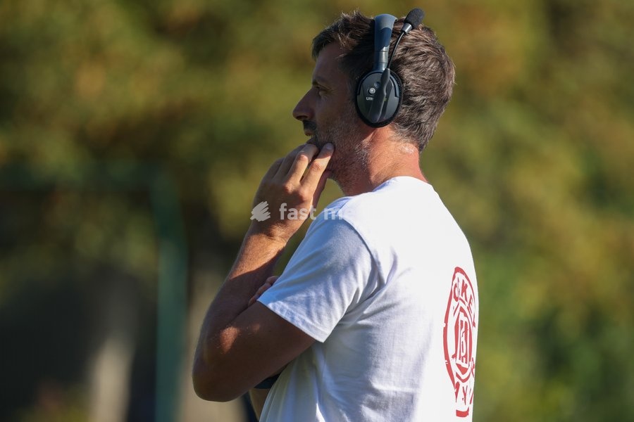 Leopold's head coach Maxime Bertrand pictured during a hockey game between Royal Leopold Club and KHC Dragons on Sunday 4 October 2026 in Brussels, on day 4 of the Belgian first division hockey championship