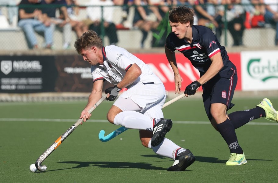 Dragon’s Victor Wegnez fights for the ball during a hockey game between Royal Leopold Club and KHC Dragons on Sunday 4 October 2026 in Brussels, on day 4 of the Belgian first division hockey championship
