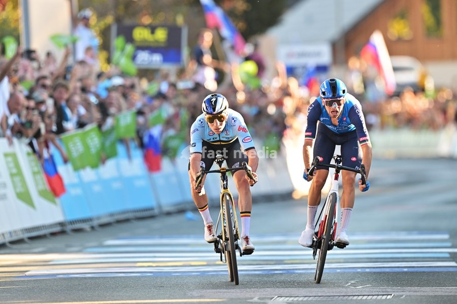 Belgium's Remco Evenepoel and Italy's Giulio Ciccone sprint to the finish of the elite men Road Race race (196,2 km) at the cycling UEC Road European Championships, in Ljubljana, Slovenia Sunday 4 October 2026. The UEC Road European Championships are taking place from 02 to 07 October in Ljubljana,…