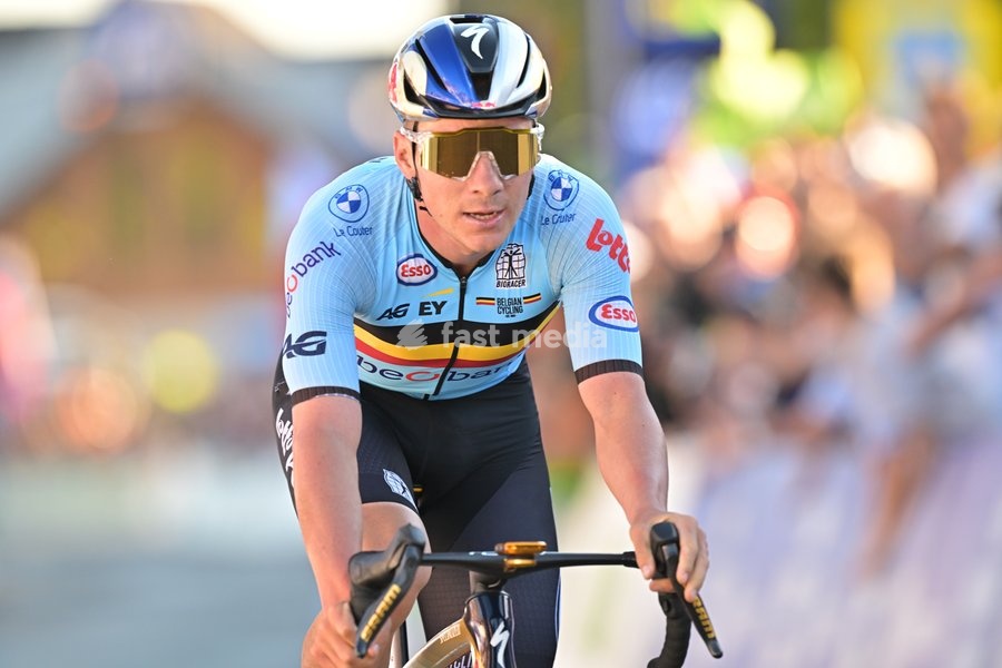 Belgium's Remco Evenepoel crosses the finish line of the elite men Road Race race (196,2 km) at the cycling UEC Road European Championships, in Ljubljana, Slovenia Sunday 4 October 2026. The UEC Road European Championships are taking place from 02 to 07 October in Ljubljana, Slovenia