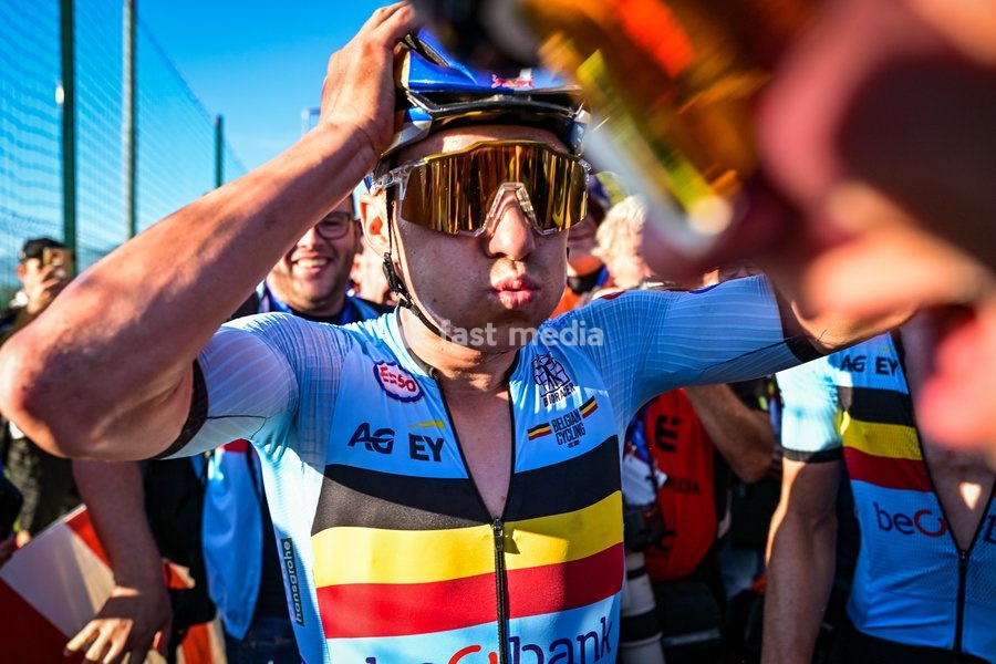 Belgium's Remco Evenepoel celebrates after winning the elite men Road Race race (196,2 km) at the cycling UEC Road European Championships, in Ljubljana, Slovenia Sunday 4 October 2026. The UEC Road European Championships are taking place from 02 to 07 October in Ljubljana, Slovenia