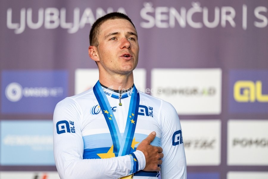 Belgian Remco Evenepoel , winner of the gold medal pictured on the podium of the elite men Road Race race (196,2 km) at the cycling UEC Road European Championships, in Ljubljana, Slovenia Sunday 4 October 2026. The UEC Road European Championships are taking place from 02 to 07 October in Ljubljana,…