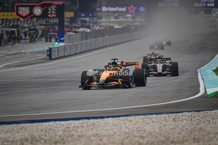 Oscar Piastri (AUS) - McLaren Mastercard F1 Team during the Race of Formula 1 Gulf Air Bahrain Grand Prix in Malaysia 2026 at Sepang International Circuit in Sepang, Malaysia. Round 16 of 23 of the 2026 FIA Formula One World Championship, held October 2-4, 2026. The race was relocated from Bahrain…