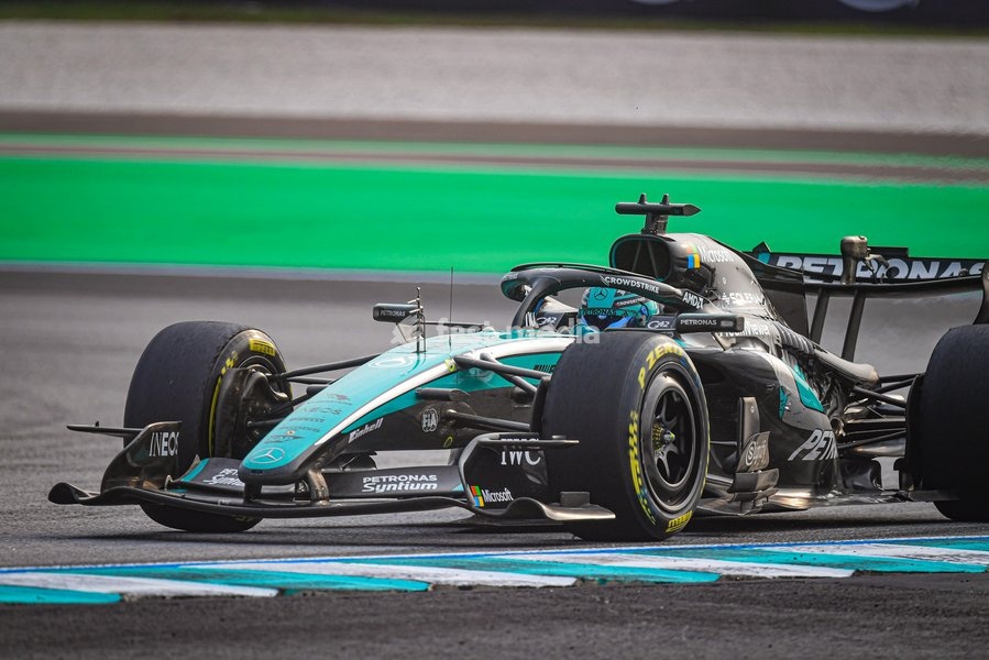 George Russell (GBR) - Mercedes-AMG PETRONAS F1 Team during the Race of Formula 1 Gulf Air Bahrain Grand Prix in Malaysia 2026 at Sepang International Circuit in Sepang, Malaysia. Round 16 of 23 of the 2026 FIA Formula One World Championship, held October 2-4, 2026. The race was relocated from…