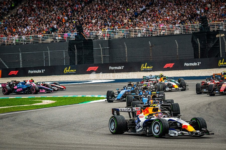 Start of the Race during the Race of Formula 1 Gulf Air Bahrain Grand Prix in Malaysia 2026 at Sepang International Circuit in Sepang, Malaysia. Round 16 of 23 of the 2026 FIA Formula One World Championship, held October 2-4, 2026. The race was relocated from Bahrain to Malaysia and held at Sepang…