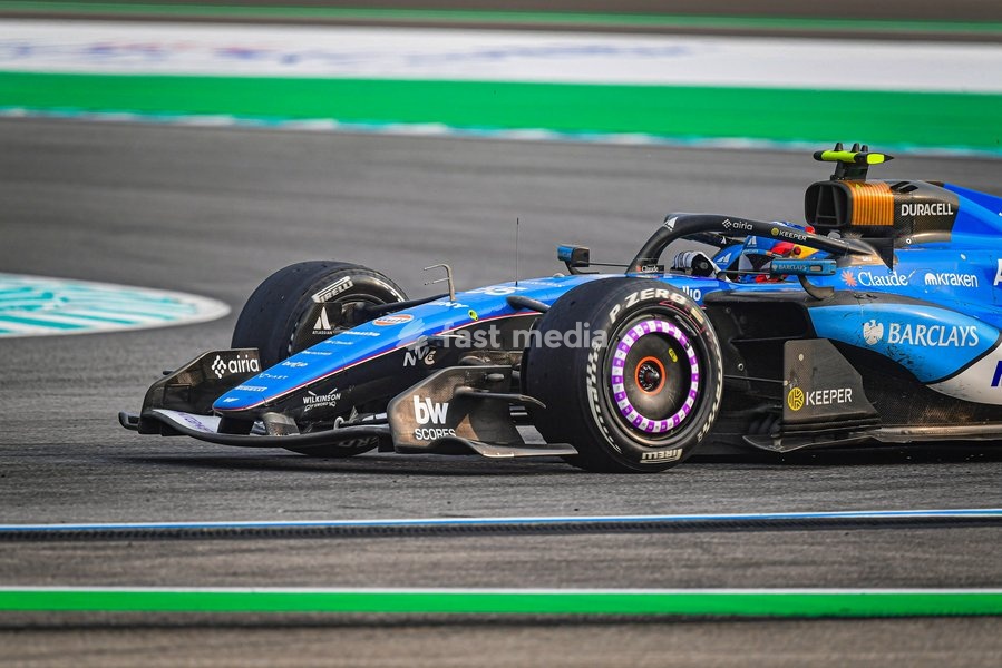 Carlos Sainz Jr (ESP) - Atlassian Williams F1 Team during the Race of Formula 1 Gulf Air Bahrain Grand Prix in Malaysia 2026 at Sepang International Circuit in Sepang, Malaysia. Round 16 of 23 of the 2026 FIA Formula One World Championship, held October 2-4, 2026. The race was relocated from…