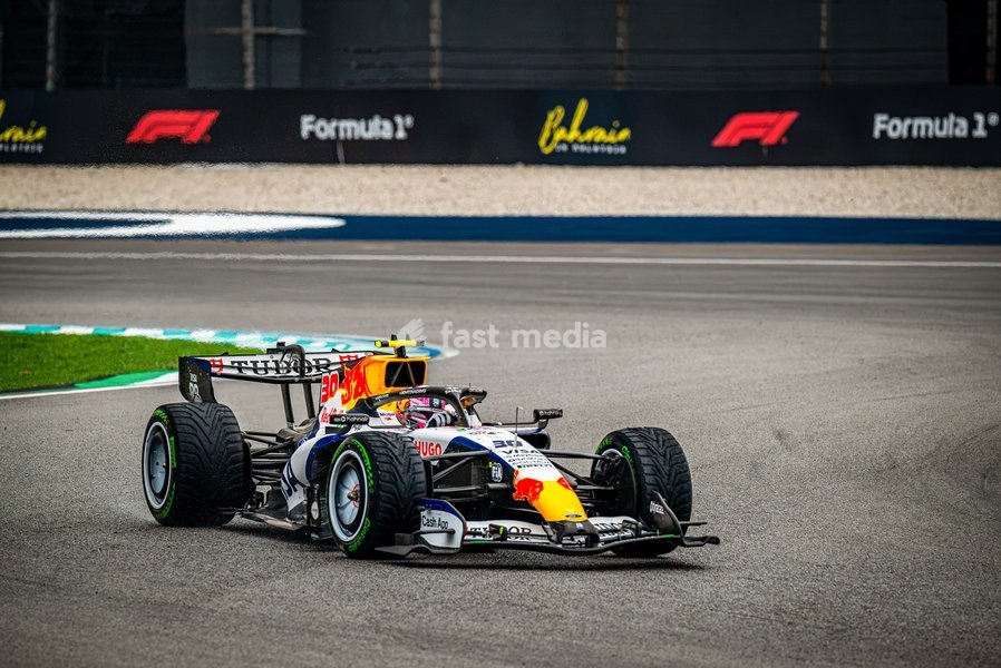 Liam Lawson (NZL) - Visa Cash App Racing Bulls during the Race of Formula 1 Gulf Air Bahrain Grand Prix in Malaysia 2026 at Sepang International Circuit in Sepang, Malaysia. Round 16 of 23 of the 2026 FIA Formula One World Championship, held October 2-4, 2026. The race was relocated from Bahrain to…