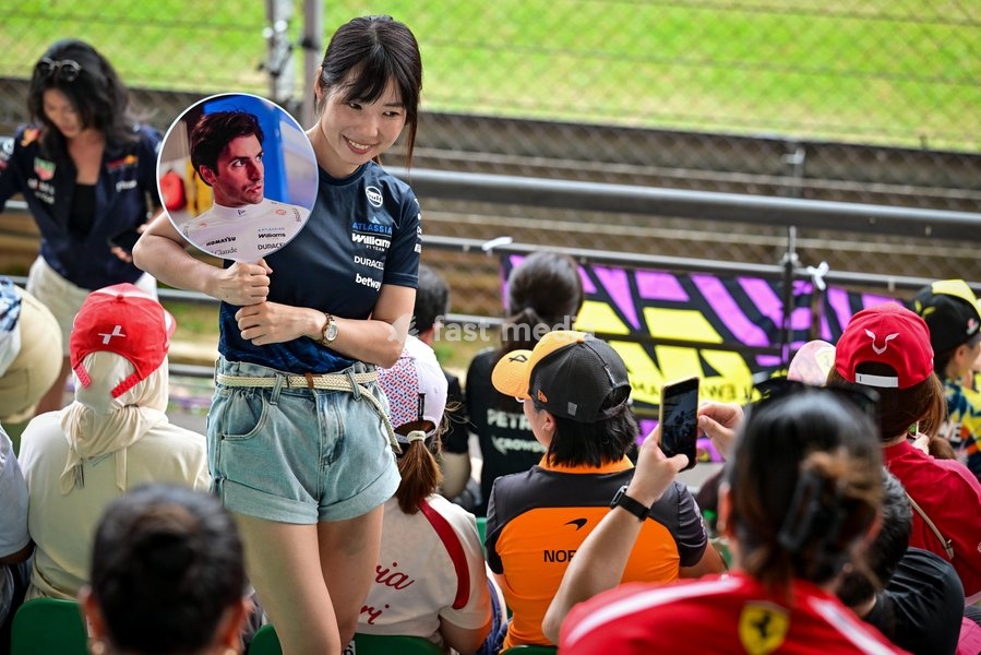 F1 Supporters during Raceday of Saturday of Formula 1 Gulf Air Bahrain Grand Prix in Malaysia 2026 at Sepang International Circuit in Sepang, Malaysia. Round 16 of 23 of the 2026 FIA Formula One World Championship, held October 2-4, 2026. The race was relocated from Bahrain to Malaysia and held at…