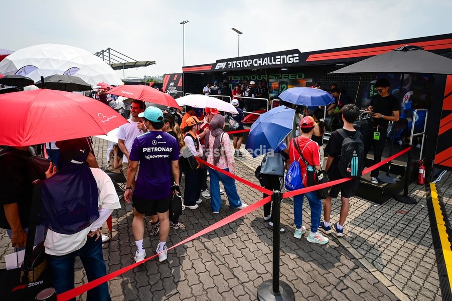 Fanzone Area during Raceday of Saturday of Formula 1 Gulf Air Bahrain Grand Prix in Malaysia 2026 at Sepang International Circuit in Sepang, Malaysia. Round 16 of 23 of the 2026 FIA Formula One World Championship, held October 2-4, 2026. The race was relocated from Bahrain to Malaysia and held at…