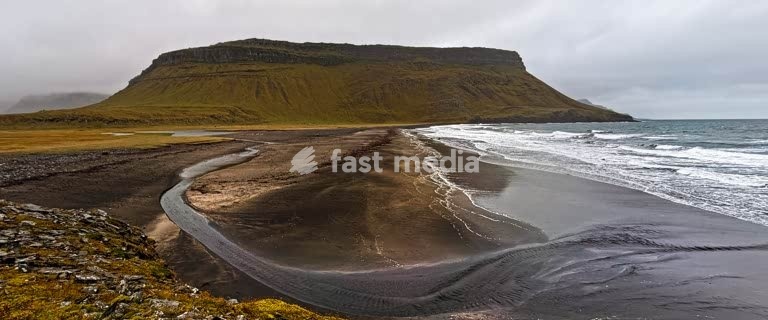 Kuestenlandschaft mit der Bucht Sandvik in Krossnes, Snaefellsnes. Westisland, Vesturland, Island, Skandinavien, Nordeuropa