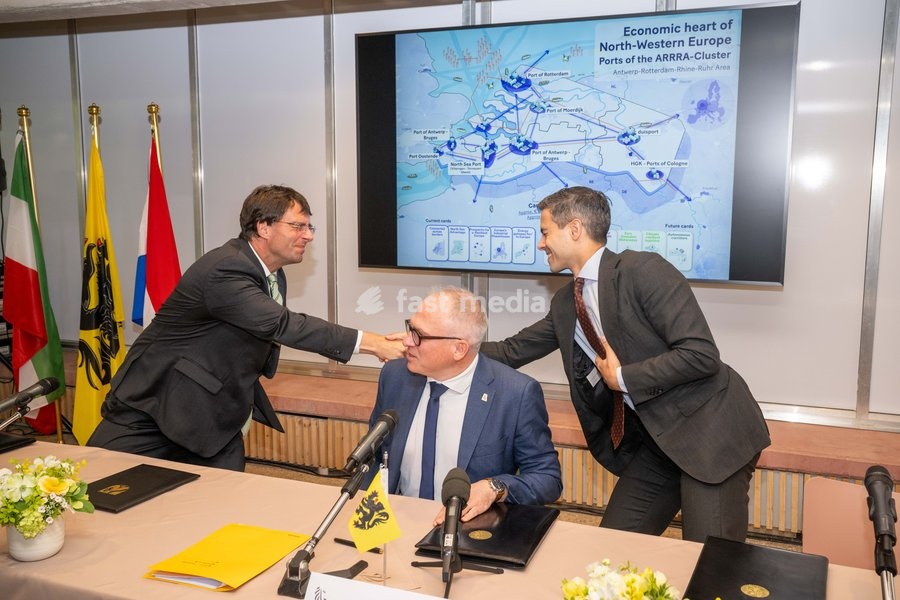 North Rhine-Westphalia·s Finance Minister Marcus Optendrenk; Flemish Minister-President Matthias Diependaele and Dutch Prime Minister Rob Jetten are pictured at the High Level Haventop (Harbor Summit) on the future of European ports and industry, organized by Flanders, the Netherlands and North…