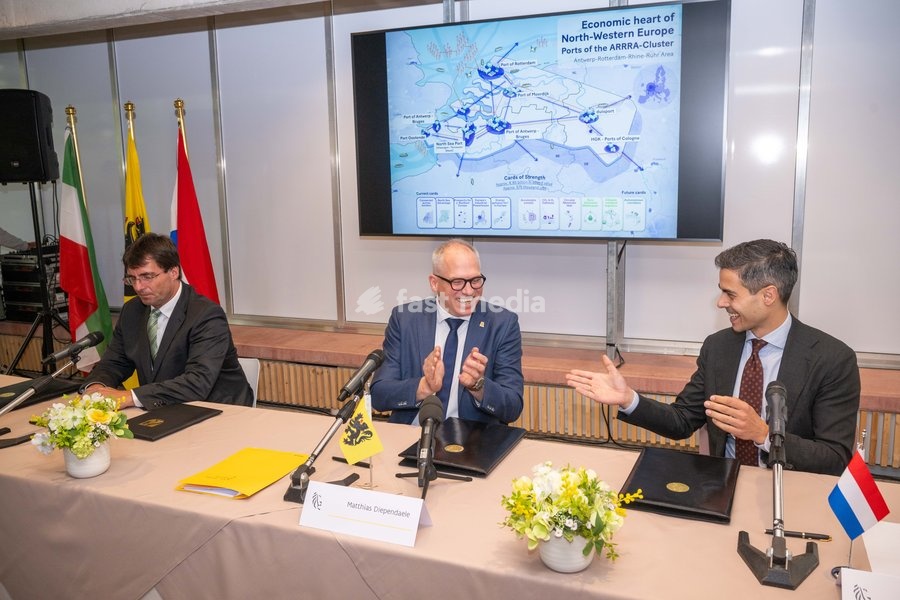 North Rhine-Westphalia·s Finance Minister Marcus Optendrenk; Flemish Minister-President Matthias Diependaele and Dutch Prime Minister Rob Jetten are pictured at the High Level Haventop (Harbor Summit) on the future of European ports and industry, organized by Flanders, the Netherlands and North…