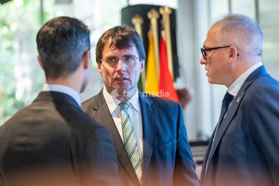 North Rhine-Westphalia·s Finance Minister Marcus Optendrenk (C) and Flemish Minister-President Matthias Diependaele (R) are pictured at the High Level Haventop (Harbor Summit) on the future of European ports and industry, organized by Flanders, the Netherlands and North Rhine-Westphalia, Monday 5…