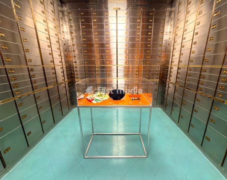 MUDE museum, Lisbon, Portugal. The exhibition rooms are situated in the former bank safe area of the building