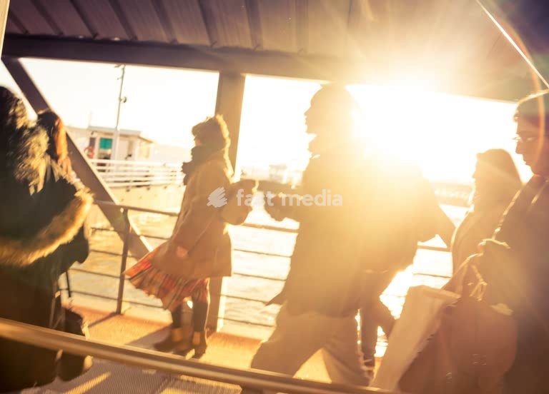 Lisbon, Portugal, rush hour at the ferries in Cais do Sodré. Photo Peter Delius