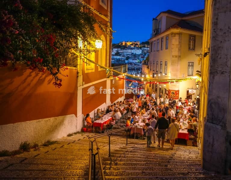 Lisbon. Restaurant in Calcada do Duque