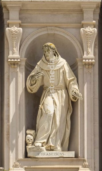 Mafra, statue of Sao Francisco