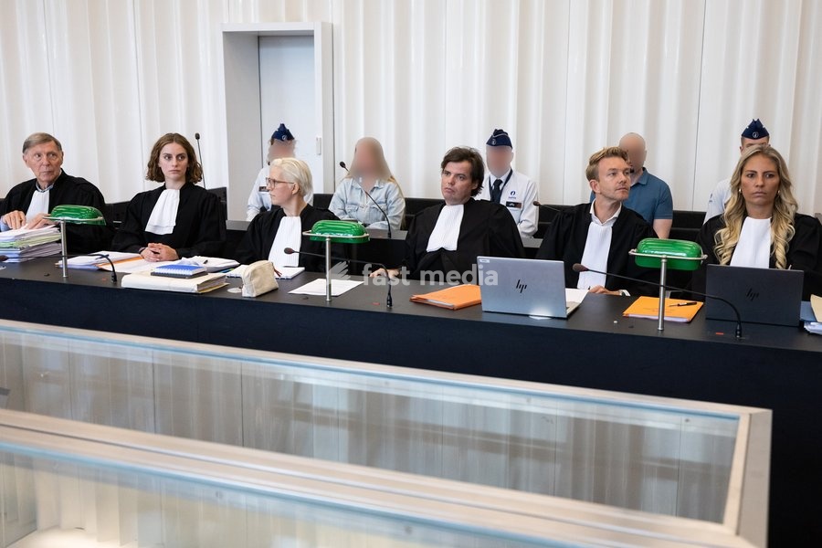 Lawyer Emeline Vanhooren, lawyer Jef Vermassen , lawyer Amber De Coninck , Lawyer Nina Van Eeckhout, the accused Romy Wuytack, lawyer Raan Colman, the accused Dave De Kock, lawyer Nick Heinen, lawyer Justine De Poorter pictured during the composition of the jury in the case of D. De Kock and his…