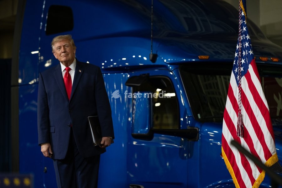 President Donald J. Trump delivers remarks at the Peterbilt Motors Company in Denton, Texas, Thursday, October 1, 2026