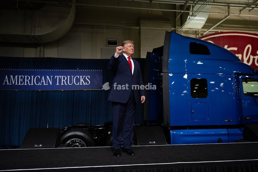 President Donald J. Trump delivers remarks at the Peterbilt Motors Company in Denton, Texas, Thursday, October 1, 2026