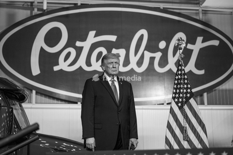 President Donald J. Trump delivers remarks at the Peterbilt Motors Company in Denton, Texas, Thursday, October 1, 2026