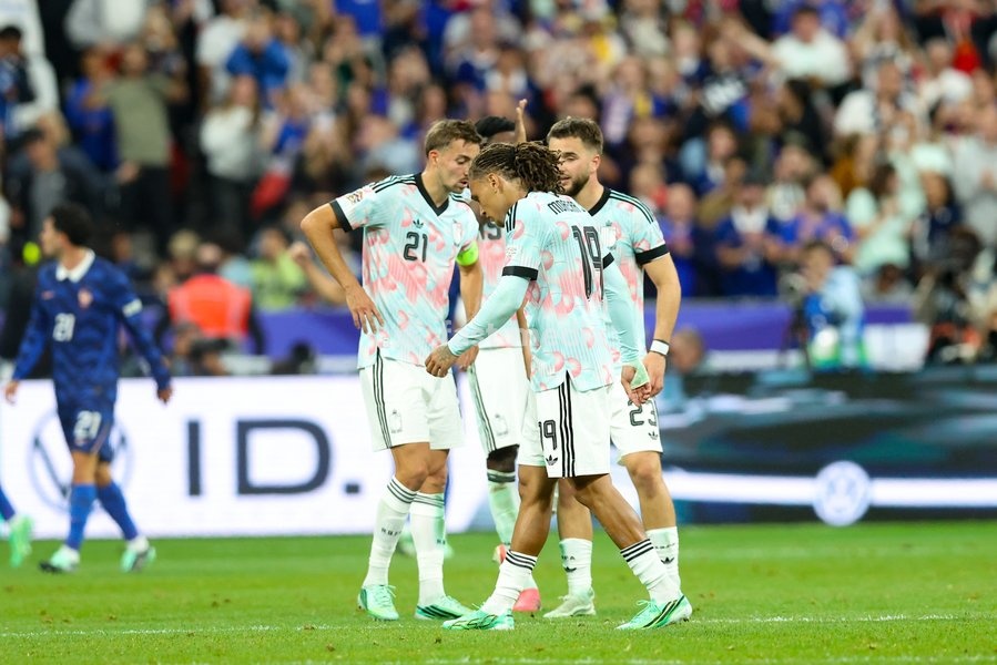Belgium's players look dejected during a soccer game between France and Belgian national team Red Devils, on Monday 5 October 2026 in Saint-Denis, France, the fourth (of 6) game of the UEFA Nations League group stage