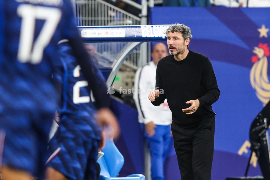 Belgium's head coach Mark van Bommel pictured during a soccer game between France and Belgian national team Red Devils, on Monday 5 October 2026 in Saint-Denis, France, the fourth (of 6) game of the UEFA Nations League group stage