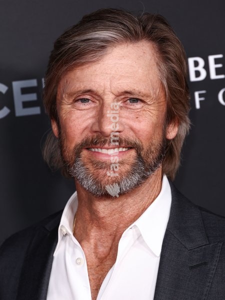 SANTA MONICA, LOS ANGELES, CALIFORNIA, USA - OCTOBER 03: Grant Show arrives at The Barbara Berlanti 'Heroes Gala' Benefitting F Cancer held at The Barker Hangar on October 3, 2026 in Santa Monica, Los Angeles, California, United States