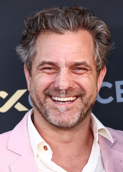 SANTA MONICA, LOS ANGELES, CALIFORNIA, USA - OCTOBER 03: Joshua Jackson arrives at The Barbara Berlanti 'Heroes Gala' Benefitting F Cancer held at The Barker Hangar on October 3, 2026 in Santa Monica, Los Angeles, California, United States