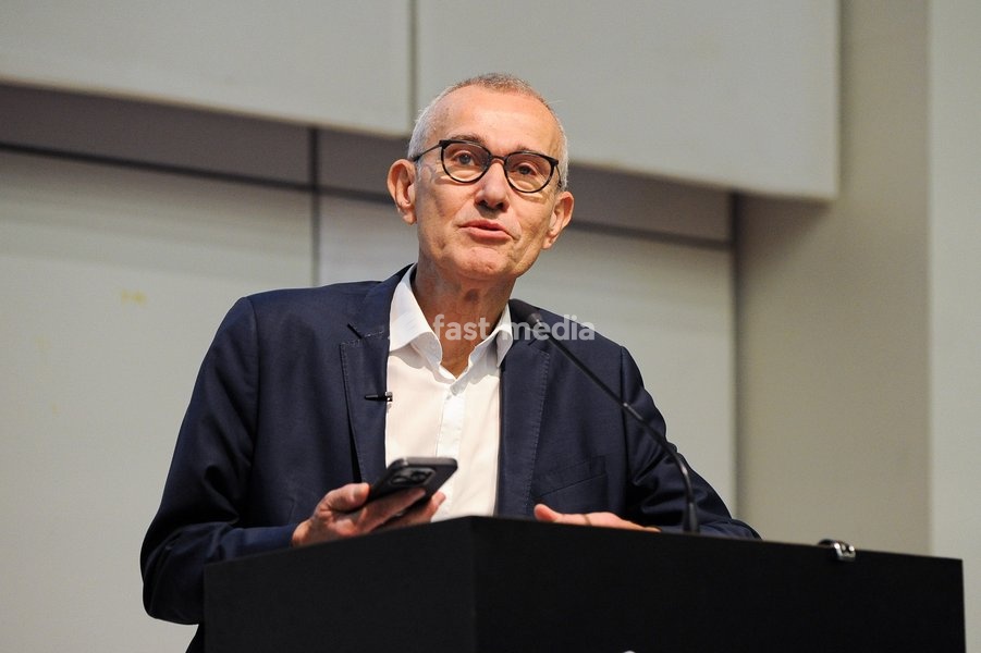 Vice-prime minister and minister and minister of Public Health and Social Affairs Frank Vandenbroucke pictured during the Introductory lecture for the Political Science Course by Professors Devos and Bouteca, Tuesday 6 October 2026, in UGent