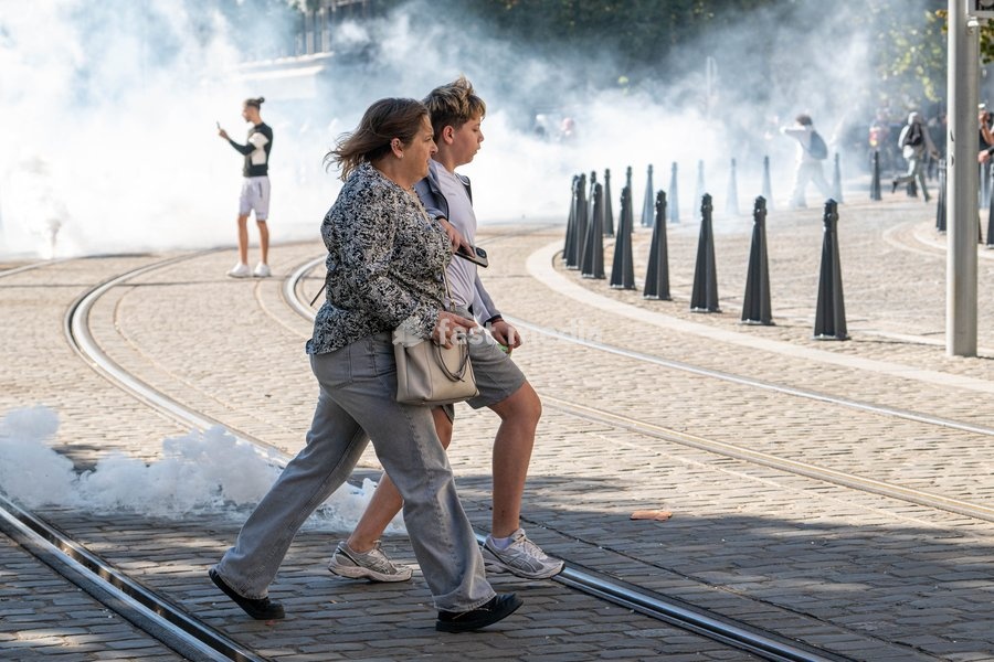 Lot of smoke during incidents as students gather outside several schools in Liège during a protest against education reforms and budget cuts, on Tuesday 6 October 2026. Yesterday police arrested 16 people after the protests turned violent. The protests in French-speaking Belgium have been ongoing…