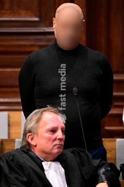 Lawyer Johan Platteau and the accused pictured during the jury selection session for the assize trial of S. Singh (66), who is accused of the manslaughter of Darshan Singh (42) of Weelde (Ravels), at the Antwerp Assize Court, on Tuesday 6 October 2026. The victim disappeared in June 2018. His body…