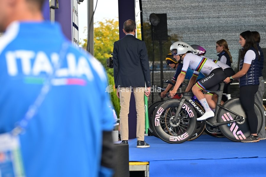 Team Italy riders pictured at the start of the time trial mixed relay elite race (44,2 km) at the cycling UEC Road European Championships, in Ljubljana, Slovenia Tuesday 6 October 2026. The UEC Road European Championships are taking place from 02 to 07 October in Ljubljana, Slovenia