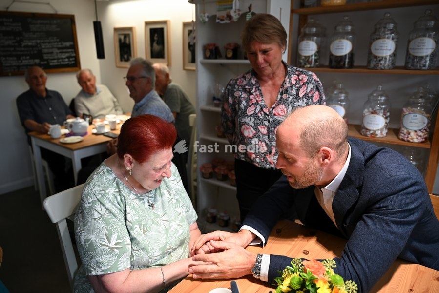 ILMINSTER, ENGLAND - OCTOBER 06: Prince William, Prince of Wales speaks with Tina Groves, a local during his visit to Sweet Surprise cafe on October 06, 2026 in Ilminster, England. The Prince of Wales visited Ilminster in Somerset to learn about communities growing their resilience to wild fires,…