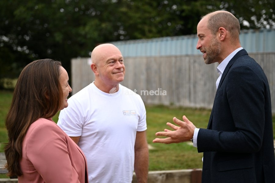ILMINSTER, ENGLAND - OCTOBER 06: Prince William, Prince of Wales speaks with CEO of the National Emergencies Trust Mhairi Sharp and Ross Kemp during his visit to the launch of the National Emergency Trust's "Ready Together" Toolkit on October 06, 2026 in Ilminster, England. The Prince of Wales…