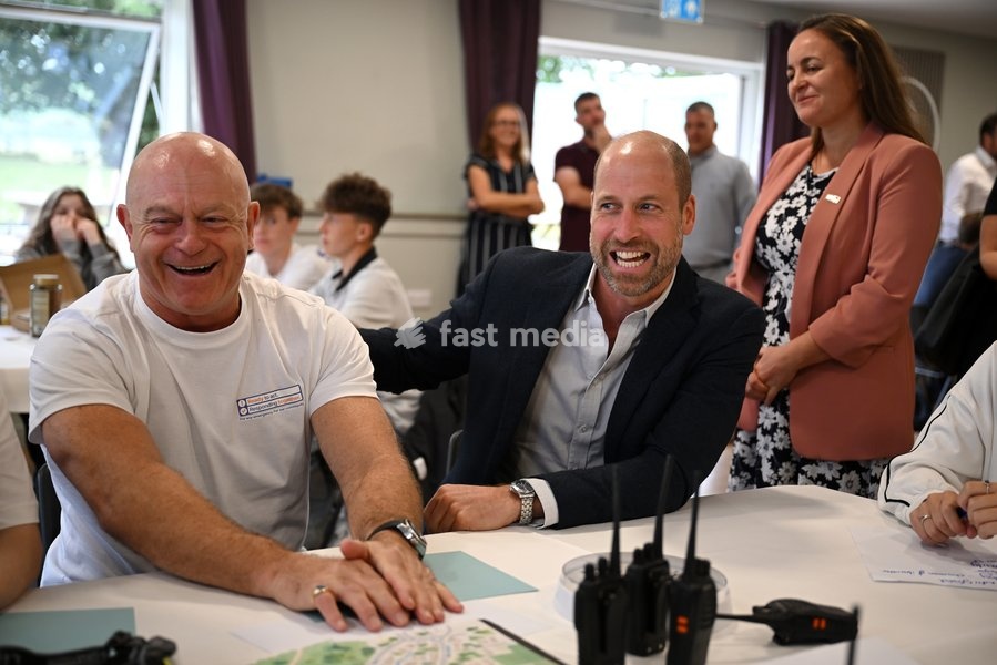 ILMINSTER, ENGLAND - OCTOBER 06: Prince William, Prince of Wales and Ross Kemp take part in a training exercise during his visit to the launch of the National Emergency Trust's "Ready Together" Toolkit on October 06, 2026 in Ilminster, England. The Prince of Wales visited Ilminster in Somerset to…