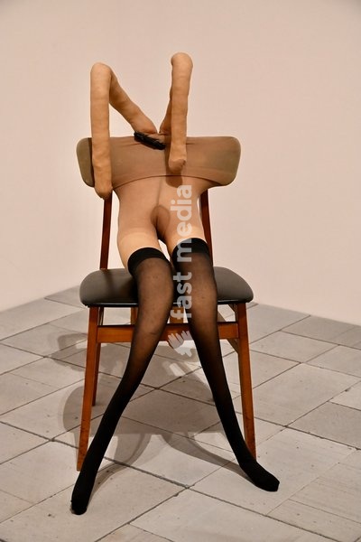 London, UK.Sarah Lucas, Pauliner Bunny 1997. Art & Fashion, Tate Britain. Tate Britain has opened the first exhibition to explore the art, photography and fashion of the 1990s, adecade synonymous with possibility, optimism and an audacious spirit. The 90s : Art and Fashion explores this period's…