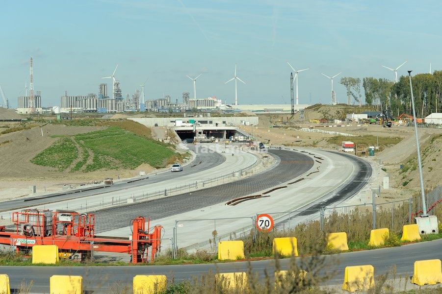 Oosterweel junction construction site, Monday 05 October 2026 in Antwerp. In 2026 the last missing links (the Oosterweel junction and the Canal Tunnels) will complete the Antwerp ring road on the north side of the city. That will create a crucial underground link between the city and the port. In…