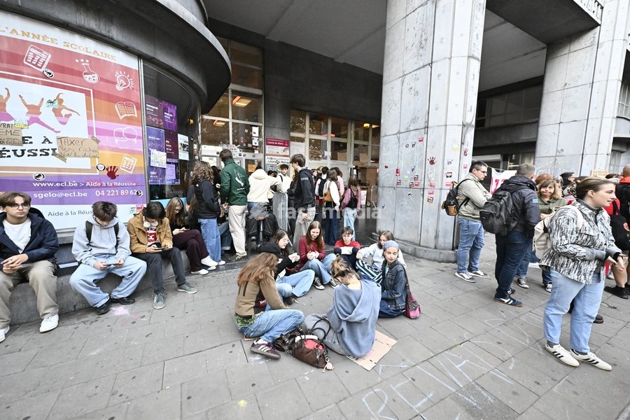 Students gather outside Leoni de Waha school in Liege city center during a protest against education reforms and budget cuts, on Wednesday 7 October 2026. On Monday police arrested 16 people after the protests turned violent. About a hundred rioters continued to vandalize the city centre and face…