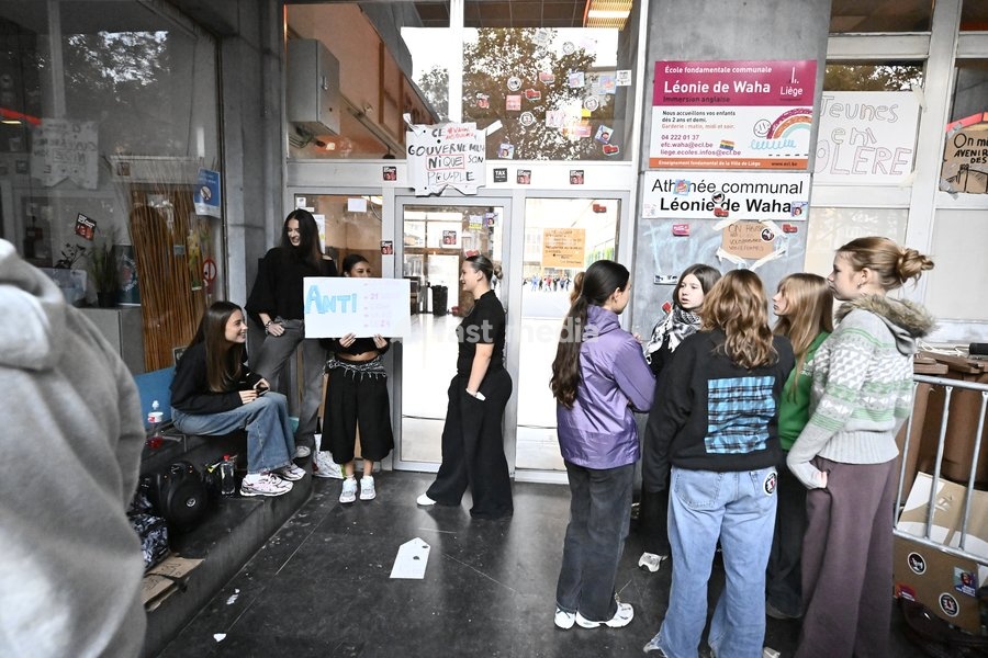 Students gather outside Leoni de Waha school in Liege city center during a protest against education reforms and budget cuts, on Wednesday 7 October 2026. On Monday police arrested 16 people after the protests turned violent. About a hundred rioters continued to vandalize the city centre and face…
