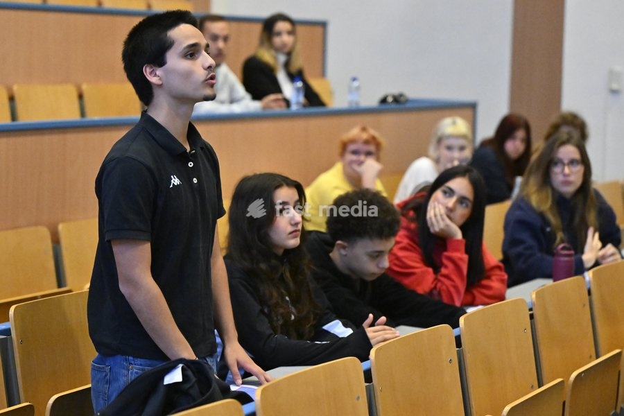 A representative of Léonie de Waha school pictured as Liege mayor and Liege police zone chief meet with a delegation of students after recents incidents, on Wednesday 7 October 2026. On Monday police arrested 16 people after the protests turned violent. About a hundred rioters continued to…